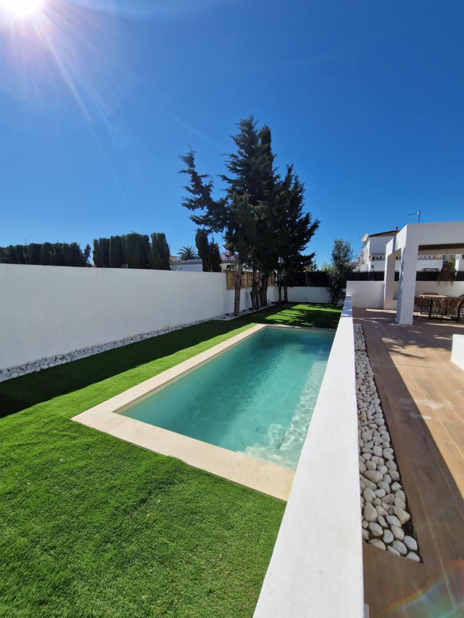 Gorgot P1 I Apartamento Con Terraza Y Piscina Comunitaria Cerca De La Playa Эмпуриабрава Экстерьер фото